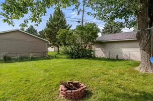 2066 S Masters St, Beloit, WI 53511 - Photo 6