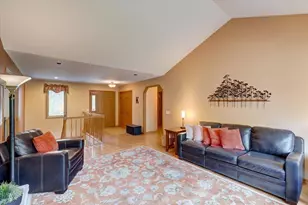 5834 Persimmon Dr, Fitchburg, WI 53711 - Photo 16