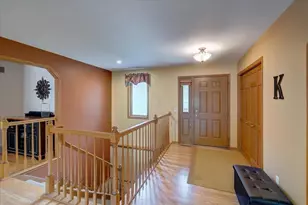 5834 Persimmon Dr, Fitchburg, WI 53711 - Photo 12