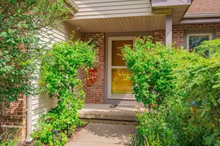 5834 Persimmon Dr, Fitchburg, WI 53711 - Photo 10