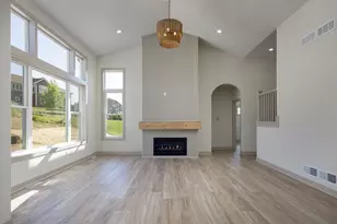 1113 N Division St, Waunakee, WI 53597 - Photo 4