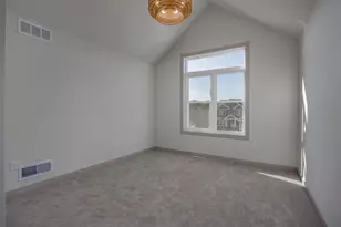 1113 N Division St, Waunakee, WI 53597 - Photo 22