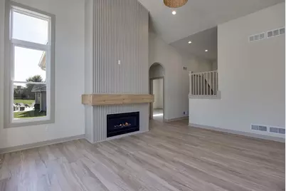 1113 N Division Street, Waunakee, WI 53597 - Photo 6