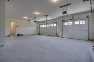 1113 N Division St, Waunakee, WI 53597 - Photo 32