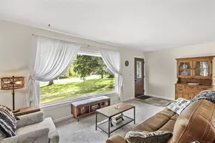 6064 Vroman Rd, Fitchburg, WI 53593 - Photo 8