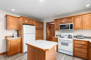 272 Oakbrook Dr, Lake Delton, WI 53965 - Photo 10