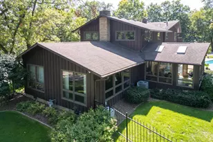 2329 Summit Dr, Janesville, WI 53548 - Photo 1