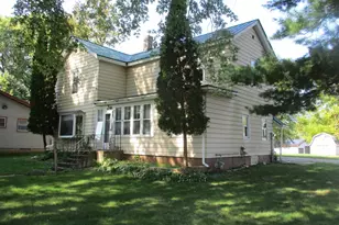 608 Lavalle St, Reedsburg, WI 53959 - Photo 4