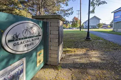 212 Janesville Avenue, Fort Atkinson, WI 53538 - Photo 2