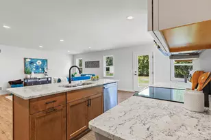 352 Dahlia Dr, Stoughton, WI 53589 - Photo 8