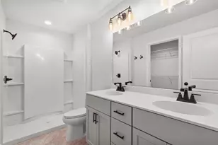 352 Dahlia Dr, Stoughton, WI 53589 - Photo 20