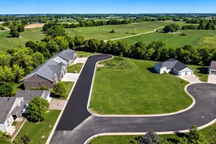 754 Kensington Dr, Ripon, WI 54971 - Photo 4