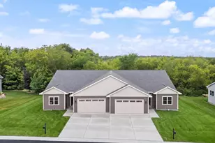 730 Kensington Dr, Ripon, WI 54971 - Photo 1