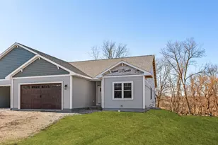 742 Kensington Dr, Ripon, WI 54971 - Photo 2