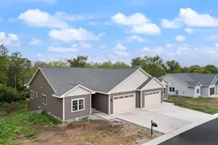 742 Kensington Dr, Ripon, WI 54971 - Photo 4
