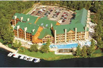 350 E Hiawatha Drive #420, Wisconsin Dells, WI 53965 - Photo 1