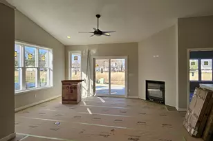 3717 Newcastle Dr, Janesville, WI 53546 - Photo 4