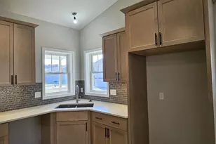 3717 Newcastle Dr, Janesville, WI 53546 - Photo 4