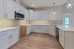 3719 Newcastle Dr, Janesville, WI 53546 - Photo 2