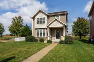 1142 O'Keeffe Ave, Sun Prairie, WI 53590 - Photo 2