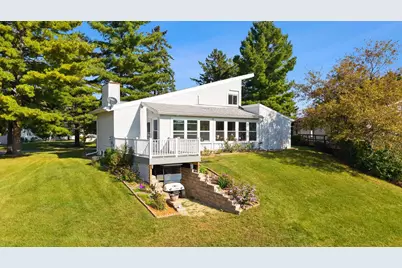 902 Saddle Ridge, Portage, WI 53901 - Photo 1