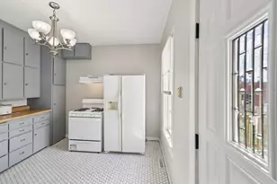 208 W Pleasant St, Portage, WI 53901 - Photo 2