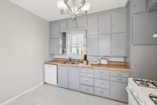 208 W Pleasant St, Portage, WI 53901 - Photo 4