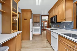 507 Falcon Cir, Monona, WI 53716 - Photo 10