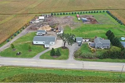 W8930 State Line Rd, Sharon, WI 53585 - Photo 16