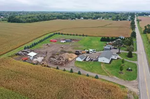 W8930 State Line Rd, Sharon, WI 53585 - Photo 4