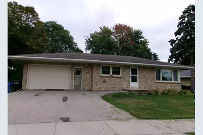 30 Bowen Street, Oshkosh, WI 54901 - Photo 1