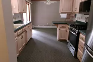 30 Bowen St, Oshkosh, WI 54901 - Photo 2