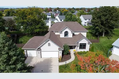 1822 Cobblestone Court, Sun Prairie, WI 53590 - Photo 2