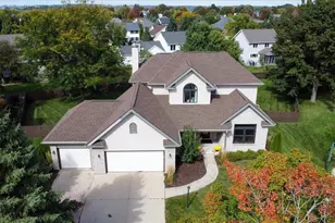 1822 Cobblestone Ct, Sun Prairie, WI 53590 - Photo 2