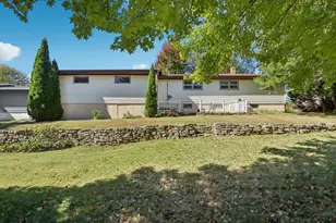 405 Meadow Wood Dr, Mount Horeb, WI 53572 - Photo 40