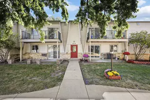 4318 Melody Ln, Madison, WI 53704 - Photo 4