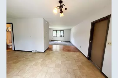 513 Village Drive, Belleville, WI 53508 - Photo 4