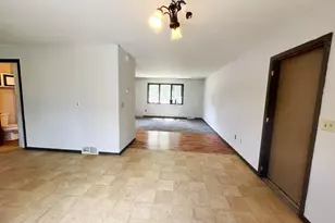 513 Village Dr, Belleville, WI 53508 - Photo 4