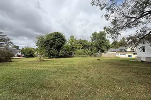 114 N 2nd St, Mount Horeb, WI 53572 - Photo 4