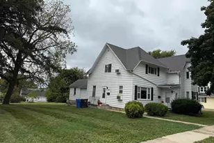 114 N 2nd St, Mount Horeb, WI 53572 - Photo 2