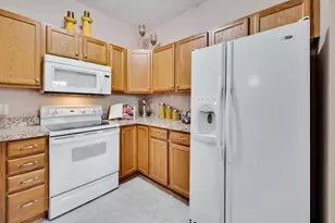 5831 Lupine Ln, Madison, WI 53718 - Photo 6