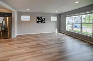 6567 Prairie Wood Dr, Mcfarland, WI 53558 - Photo 10