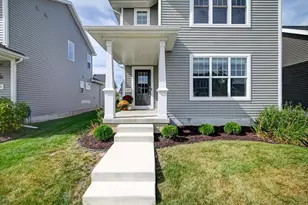 6567 Prairie Wood Dr, Mcfarland, WI 53558 - Photo 4