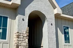 W8778 Blue Violet Ct, Cambridge, WI 53523 - Photo 2