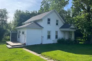 4923 Meek Rd, Arlington, WI 53911 - Photo 2