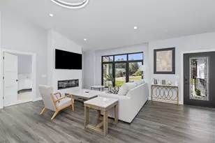 383 Oakbrook Dr, Wisconsin Dells, WI 53965 - Photo 2