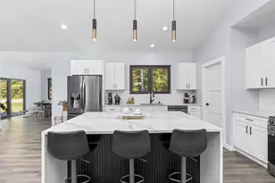 383 Oakbrook Dr, Wisconsin Dells, WI 53965 - Photo 8