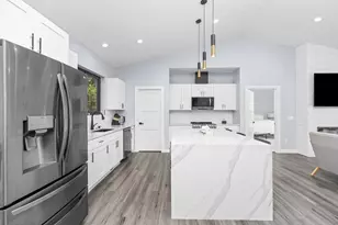 383 Oakbrook Dr, Wisconsin Dells, WI 53965 - Photo 8