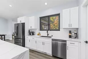 383 Oakbrook Dr, Wisconsin Dells, WI 53965 - Photo 10