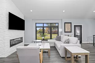 383 Oakbrook Dr, Wisconsin Dells, WI 53965 - Photo 6